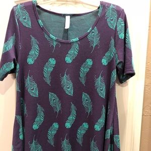 NWOT Lularoe Perfect T